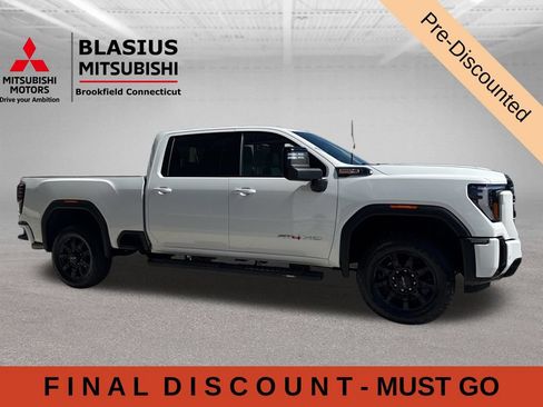Used 2025 GMC Sierra 2500 AT4 AWD/4WD image 4