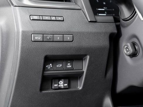 Used 2026 Lexus GX 550 550 Luxury+ w/ Cold Area Package image 10