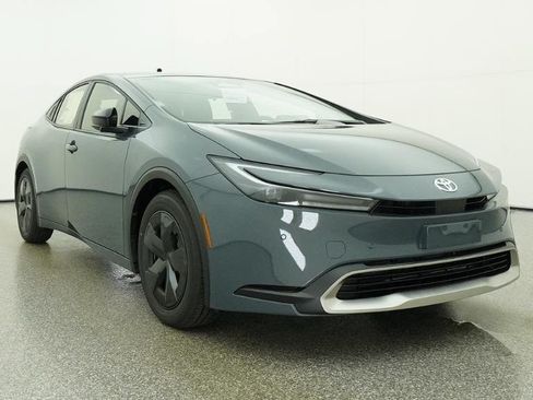 New 2026 Toyota Prius Plug-In Hybrid FWD image 3