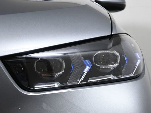 New 2026 BMW X5 xDrive40i w/ M Sport Package AWD/4WD image 11