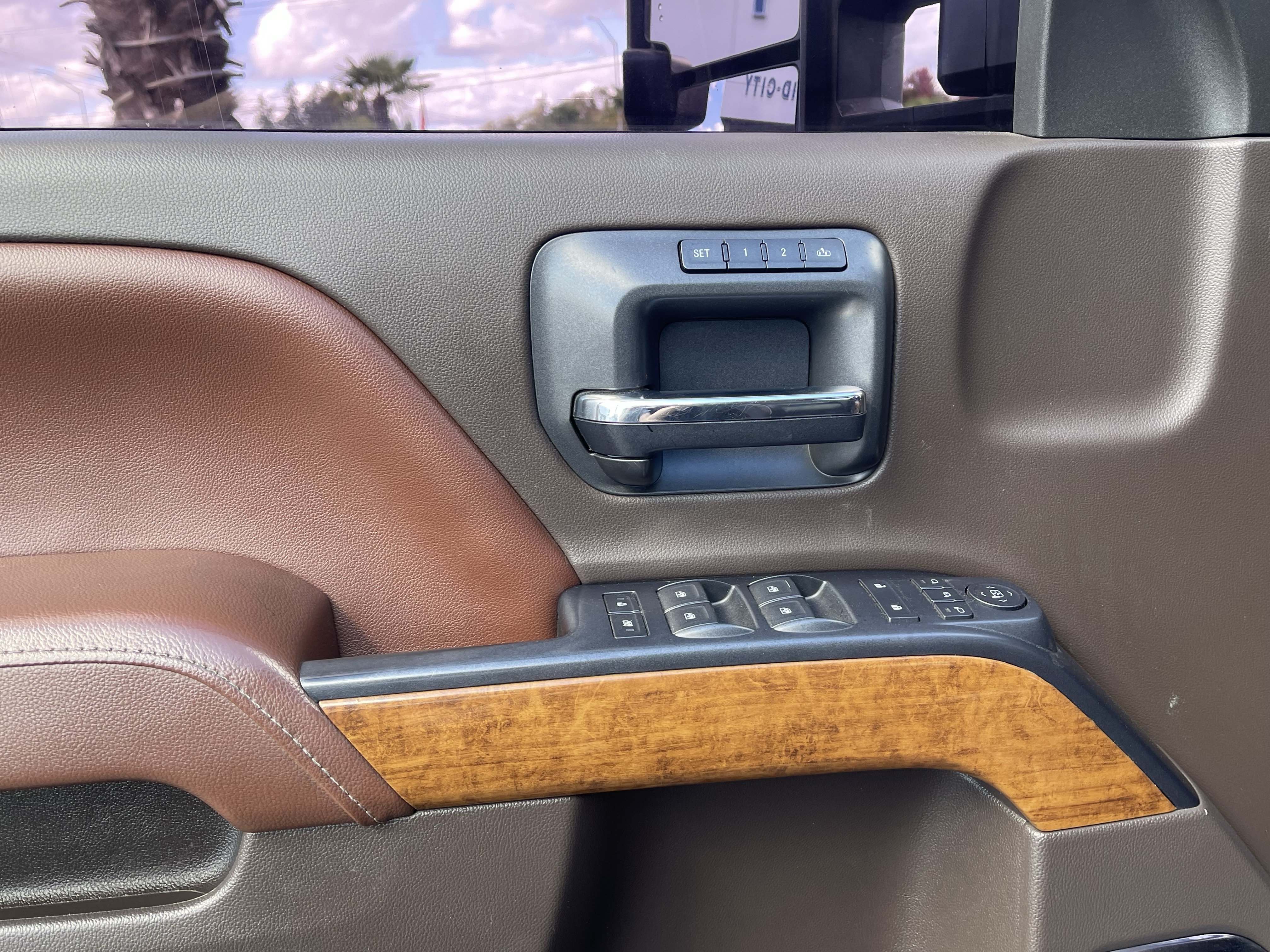Used 2015 Chevrolet Silverado 3500 High Country AWD/4WD image 15