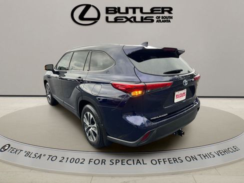 Used 2022 Toyota Highlander XLE image 7
