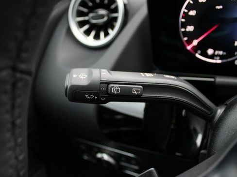 New 2025 Mercedes-Benz GLA 250 4MATIC image 17
