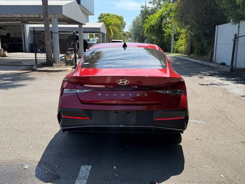 Used 2024 Hyundai Elantra SEL FWD image 6