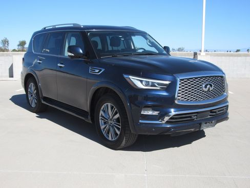 Used 2024 INFINITI QX80 Luxe image 2