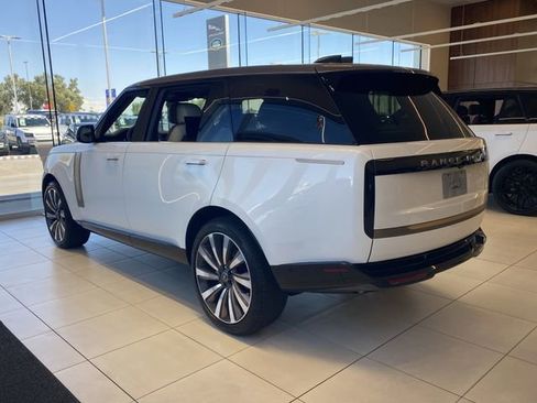New 2025 Land Rover Range Rover SV image 19