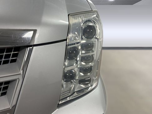 Used 2013 Cadillac Escalade Platinum AWD/4WD image 10