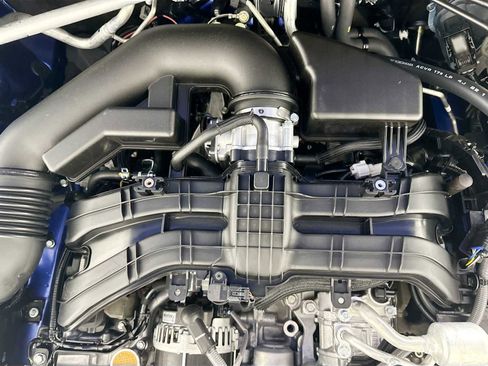 Certified 2025 Subaru Crosstrek 2.0i Premium image 27