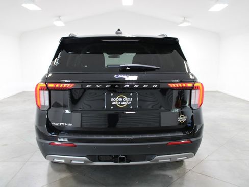 New 2026 Ford Explorer Active RWD image 7
