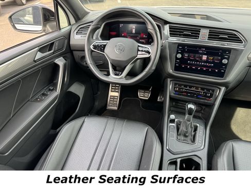 Used 2022 Volkswagen Tiguan SE R-Line image 4