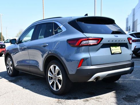 Used 2023 Ford Escape Platinum w/ Premium Technology Package AWD/4WD image 4
