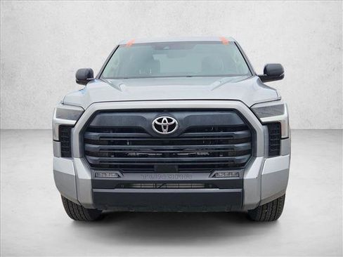 Used 2022 Toyota Tundra SR5 w/ Convenience Package RWD image 2
