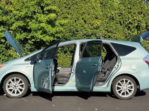 Used 2014 Toyota Prius V Three FWD image 6