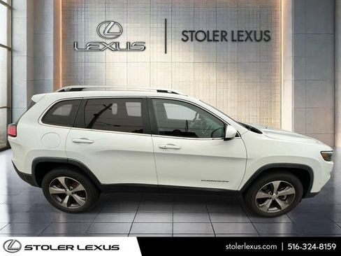Used 2021 Jeep Cherokee Limited w/ Mopar Interior Package AWD/4WD image 7