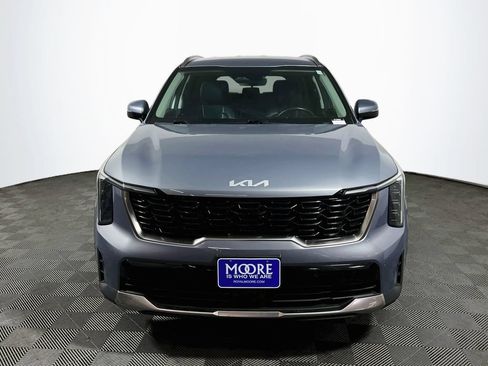 Used 2024 Kia Sorento S FWD image 2