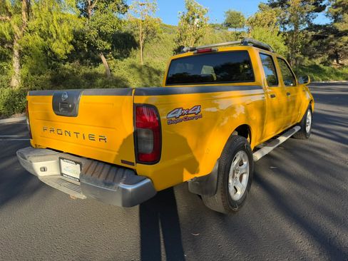 Used 2003 Nissan Frontier S/C AWD/4WD image 5