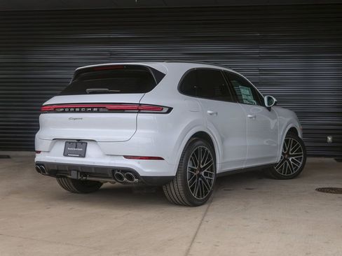 New 2026 Porsche Cayenne AWD/4WD image 7