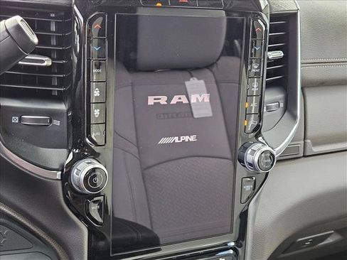 New 2026 RAM 2500 Laramie AWD/4WD image 12