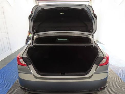 Used 2026 Toyota Camry SE w/ Convenience Package FWD image 6
