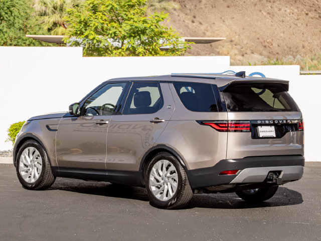 Used 2025 Land Rover Discovery S AWD/4WD image 9