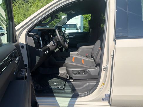 New 2026 GMC Sierra 1500 AT4 w/ Technology Package AWD/4WD image 12