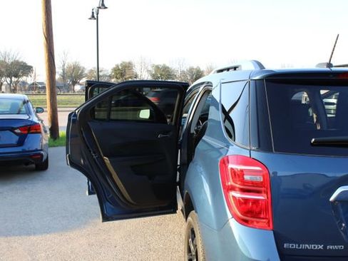 Used 2017 Chevrolet Equinox Premier w/ Enhanced Convenience Package AWD/4WD image 30