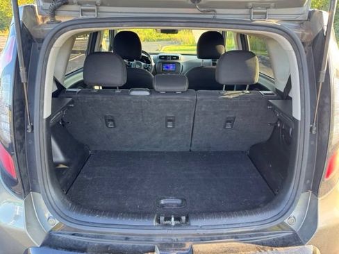 Used 2016 Kia Soul + FWD image 13