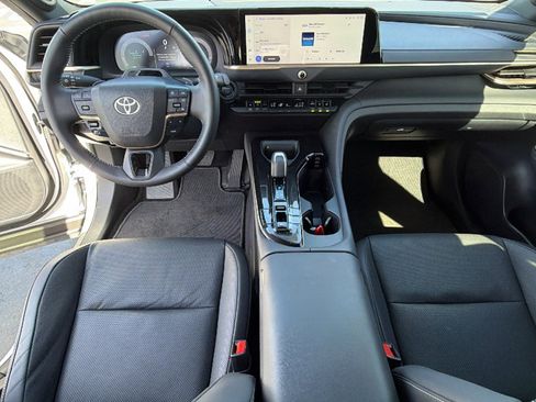 Certified 2025 Toyota Crown Signia Limited w/ Advanced Technology Package image 26