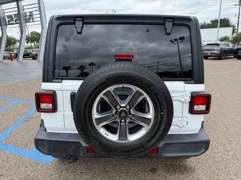 Used 2021 Jeep Wrangler Unlimited Sahara AWD/4WD image 6