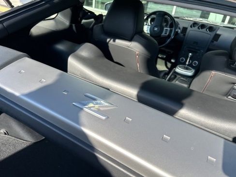 Used 2008 Nissan 350Z Touring image 14