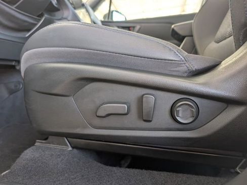 Certified 2025 Subaru Forester Premium AWD/4WD image 19