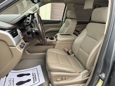 Used 2019 GMC Yukon XL SLT w/ Premium Edition image 24