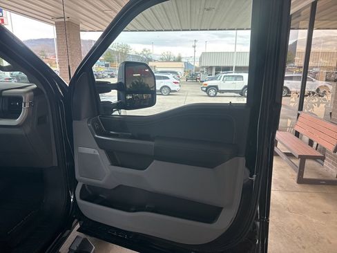 New 2026 Ford F250 XLT w/ XLT Premium Package image 19