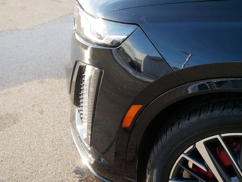 Certified 2025 Cadillac XT6 Sport image 16