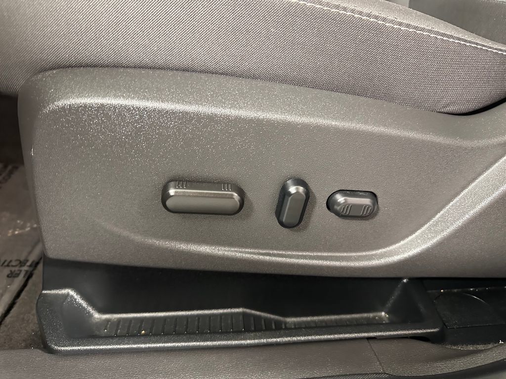 Used 2018 Ford Escape SE AWD/4WD image 16