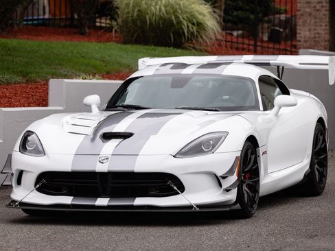 Used 2017 Dodge Viper ACR w/ Extreme Aero Package RWD image 15