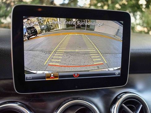 Used 2019 Mercedes-Benz GLA 250 4MATIC image 22