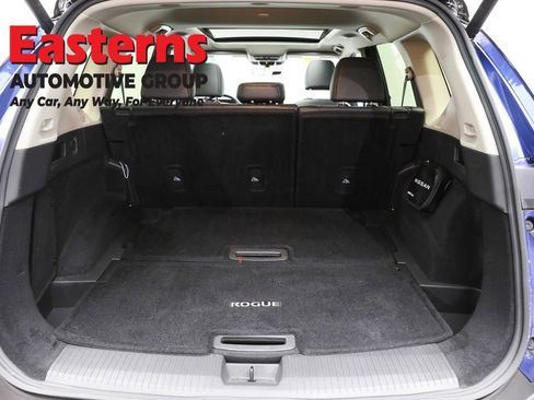 Used 2023 Nissan Rogue Platinum image 9