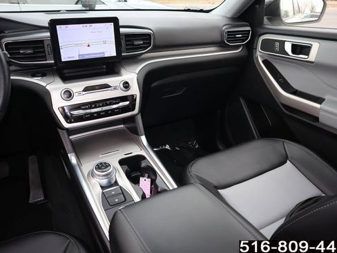 Used 2022 Ford Explorer XLT w/ Equipment Group 202A image 11