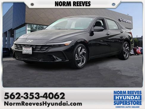 Certified 2025 Hyundai Elantra Sport image 1