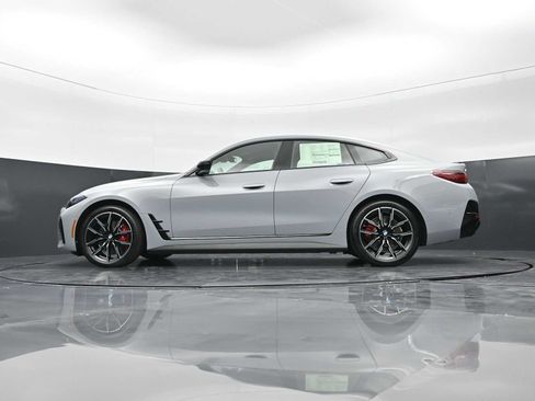 New 2026 BMW i4 eDrive40 w/ M Sport Package RWD image 32