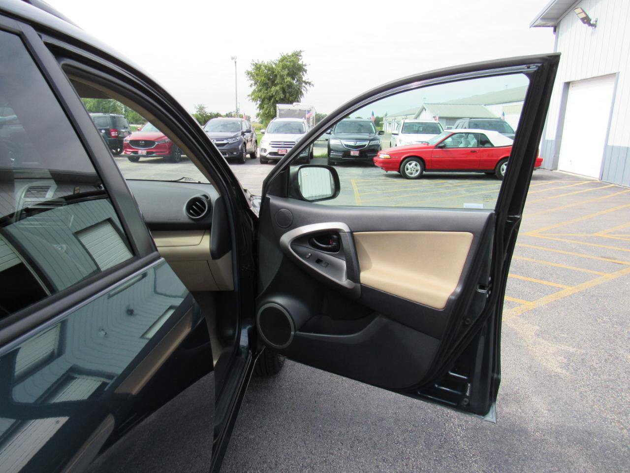 Used 2012 Toyota RAV4 4WD w/ Value Pkg image 27