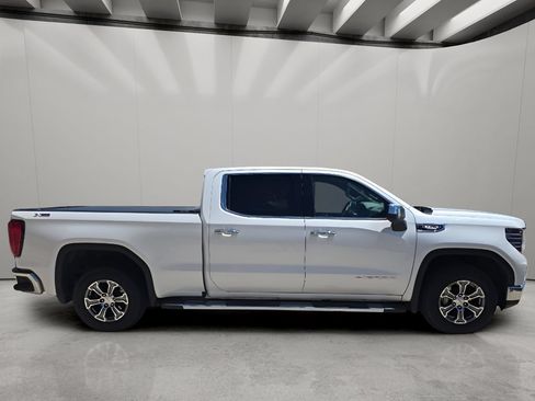 Used 2022 GMC Sierra 1500 SLT w/ SLT Convenience Package AWD/4WD image 6