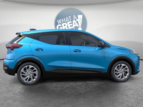 New 2027 Chevrolet Bolt LT FWD image 5