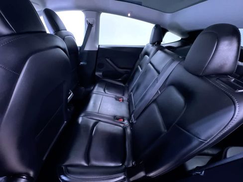 Used 2022 Tesla Model Y Long Range image 35
