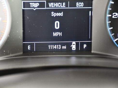Used 2017 Chevrolet Malibu LT FWD image 17