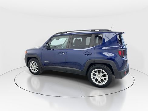 Used 2020 Jeep Renegade Latitude w/ UConnect 8.4 Nav Group FWD image 5