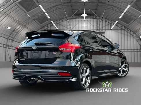Used 2016 Ford Focus ST FWD image 2