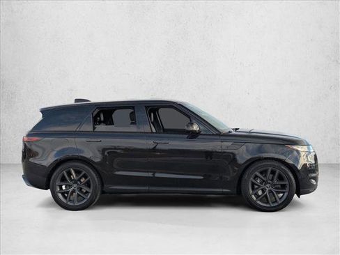 Used 2024 Land Rover Range Rover Sport SE image 4