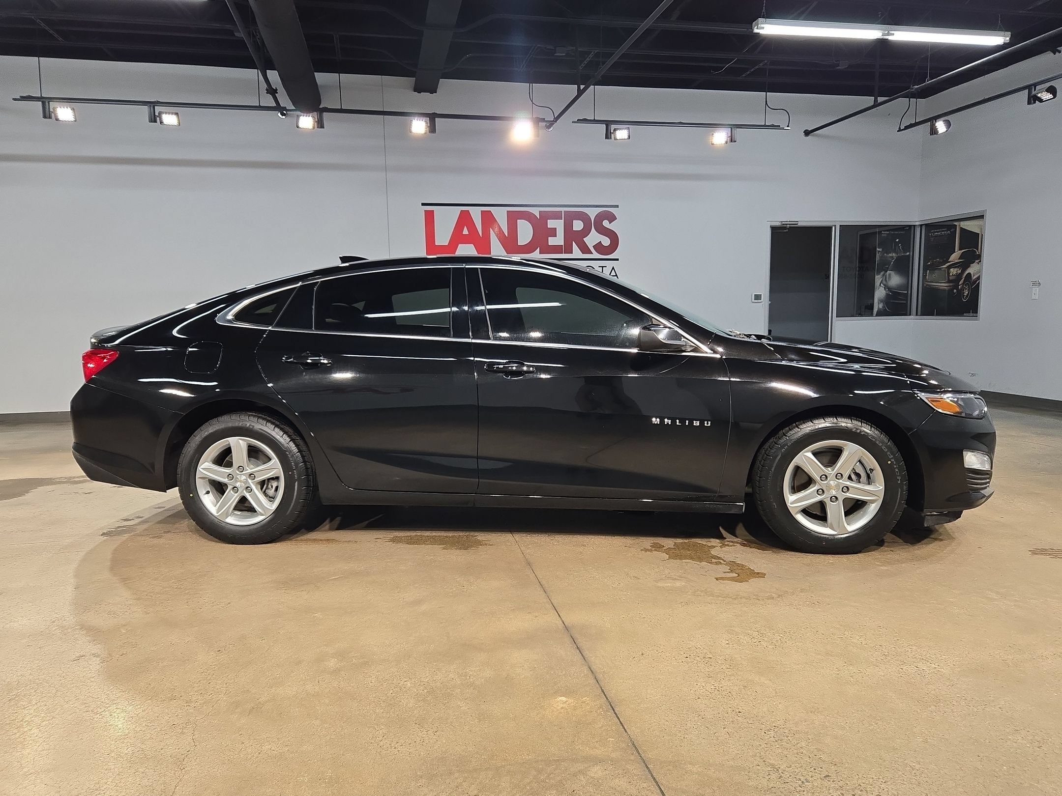 Used 2024 Chevrolet Malibu LT FWD image 8